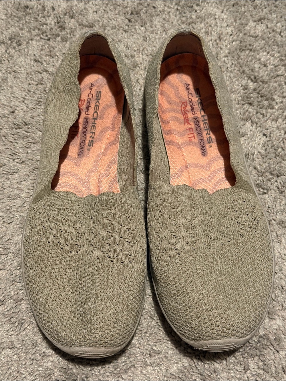 Size 9 Skechers Tan Knit Slip-On Flats with Coral Insoles